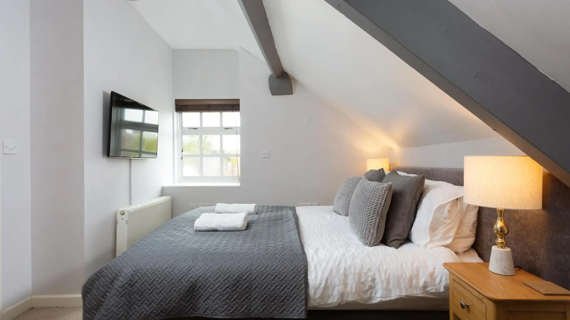 Bootham Court Grade II Duplex Apartment With Free Parking & Wi-Fi - Sleeps 2-6 People York 0*,